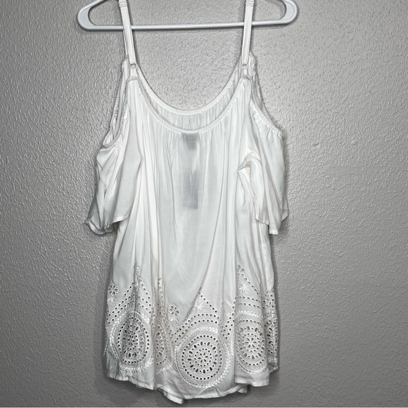 NEW Torrid Womens 2 2X White Challis Eyelet Embroidery Cold Shoulder Blouse Top - Picture 8 of 12